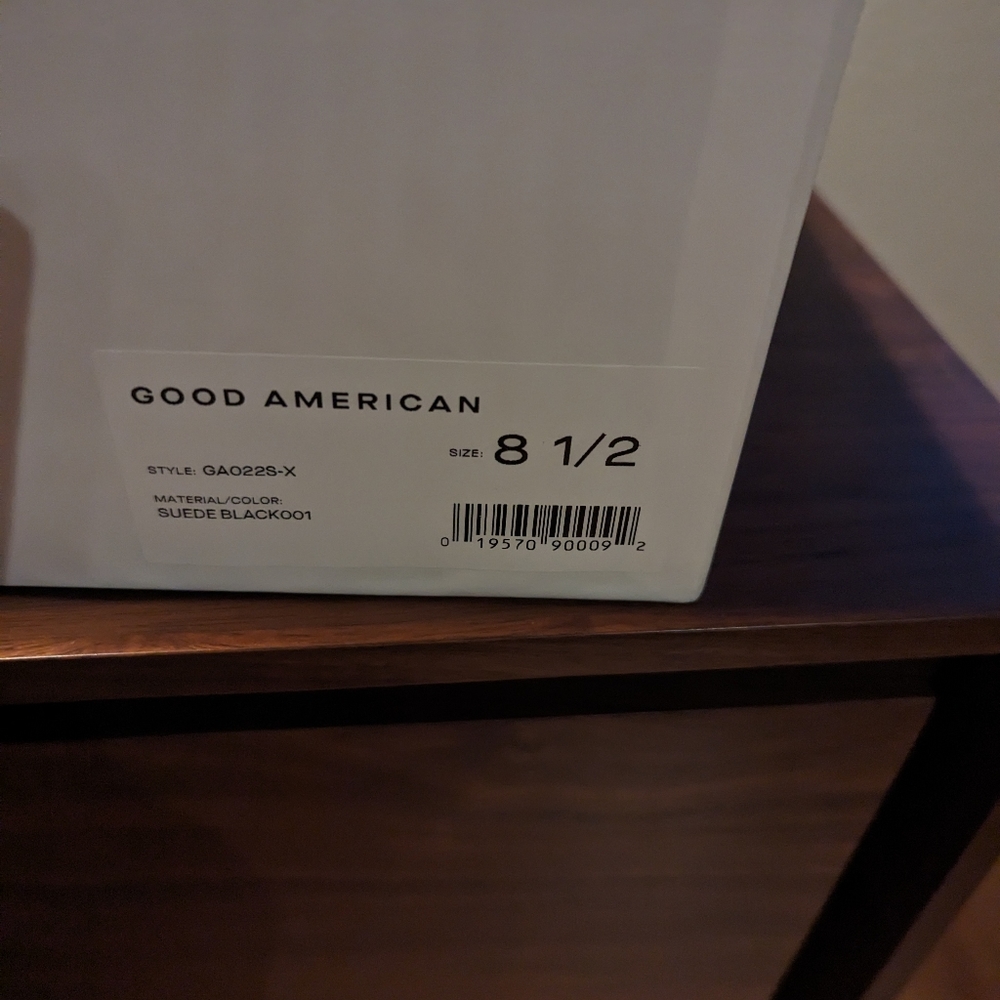 NWT & Box Sz 8.5 good American black suade sandal heels, square toe gold… - Picture 3 of 7